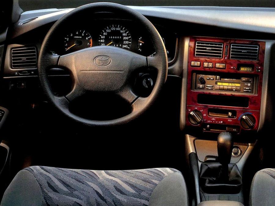  Toyota Carina E 1996 года  (фото 6 из 7)